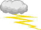 oranger großer Blitz unter grauer Wolke