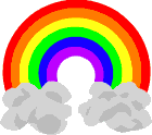 annähern runder Regenbogen zwischen 2 grauen Wolken