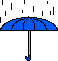 geöffneter blauer Regenschirm im Regen