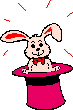 Hase guckt aus rotem Zylinder